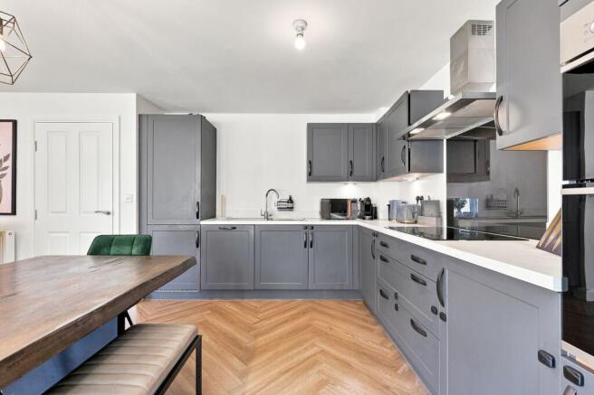 4 bed Detached for sale Image 9