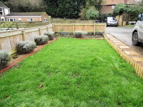 FRONT GARDEN
