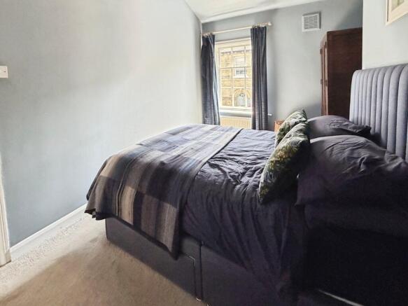3 bed Terraced for sale Image 10