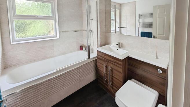 pbox-bathroom-327599.jpg