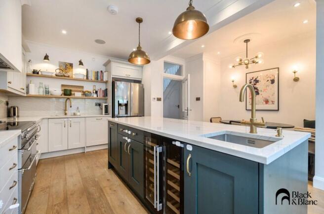 Kitchen/ Dining