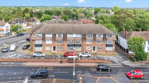 Squirrels Court, Romford