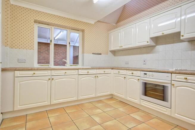 3 bed House to rent Image 5