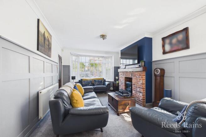4 bed Bungalow for sale Image 4