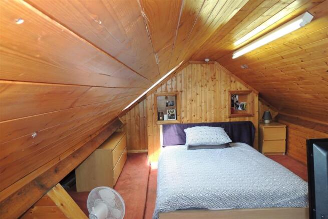 6 Croft Way 030 - Copy.JPG