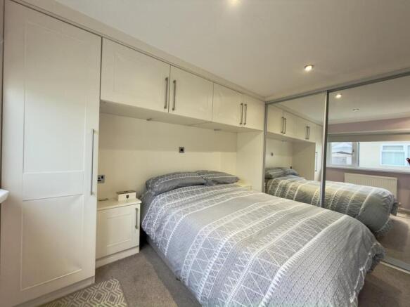 2 bed Park Home for sale Image 8