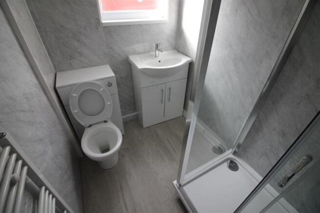 5 bed House to rent Image 6