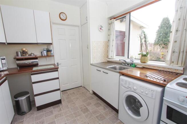 KITCHEN 2.jpg