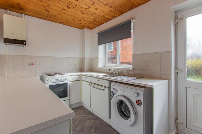 Llandegfedd Close 1-11.jpg