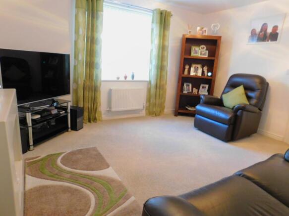 28 buttercup close (15)
