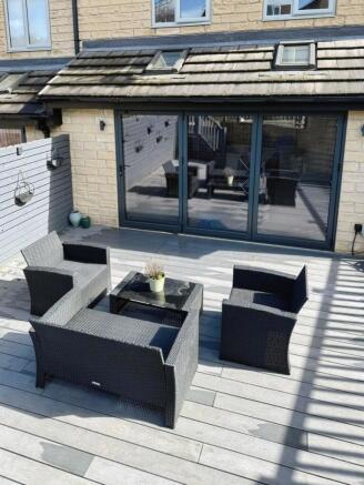 Rear Decking Space