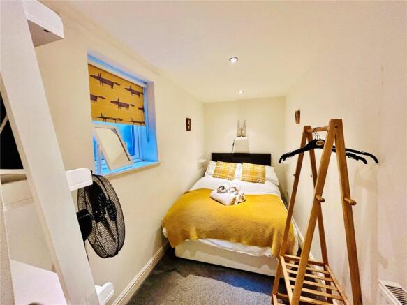 2 bed Flat for sale Image 9