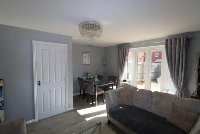 Lounge/Dining Room
