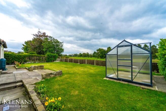 3 bed Detached Bungalow for sale Image 4