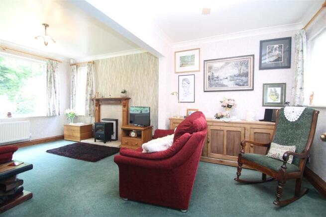5 bed Detached for sale Image 10