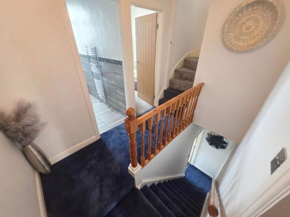 3 bed Terraced for sale Image 11