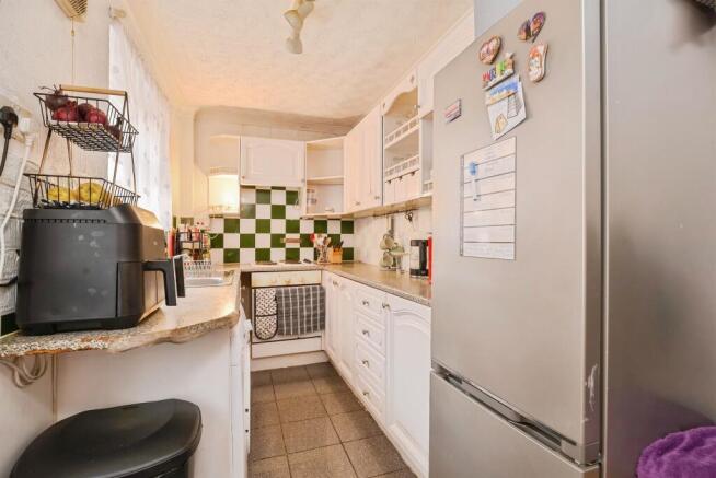 2 bed Terraced for sale Image 8