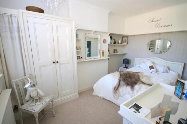 BEDROOM (REAR)