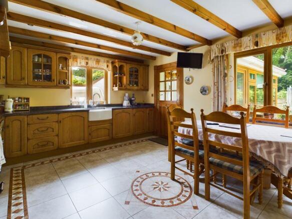 kitchen/dining room