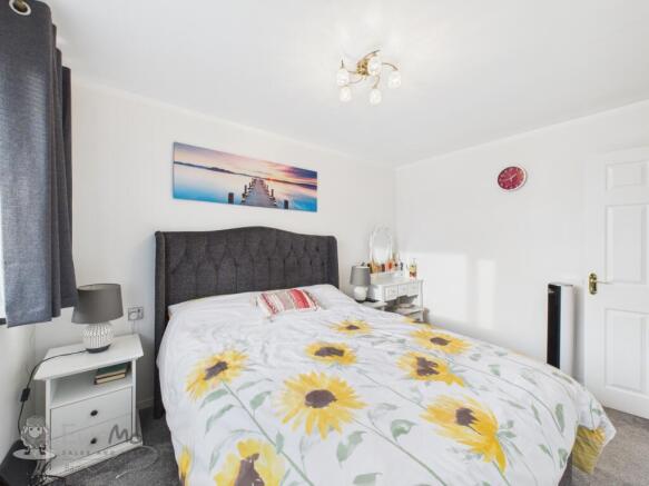 Bed 1 b