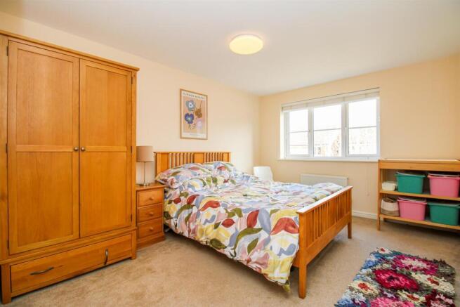 5 bed Detached for sale Image 10