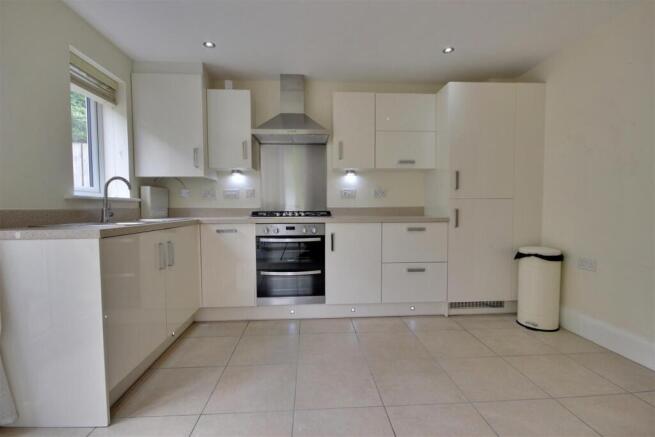 2 bed Semi-Detached for sale Image 4