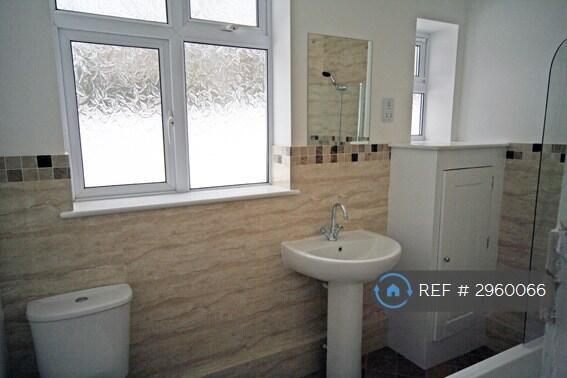 2 bed Flat to rent Image 4