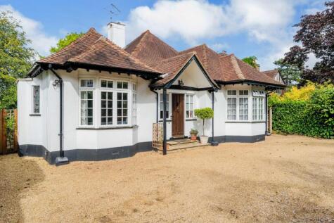 Cross Road, Tadworth
