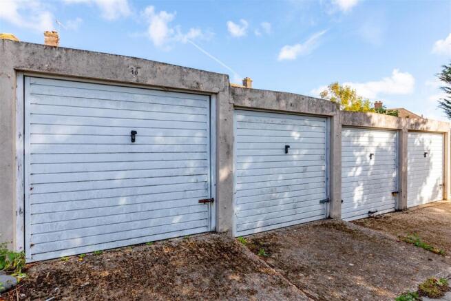 Chichester Close, Hove photo 3