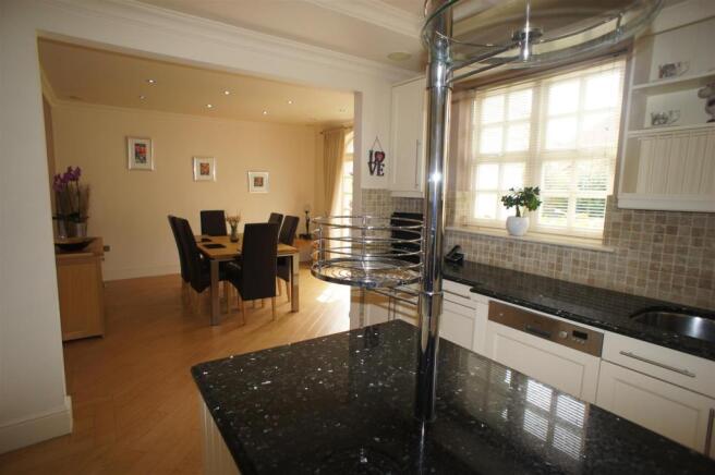 Kitchen/Breakfast Ro