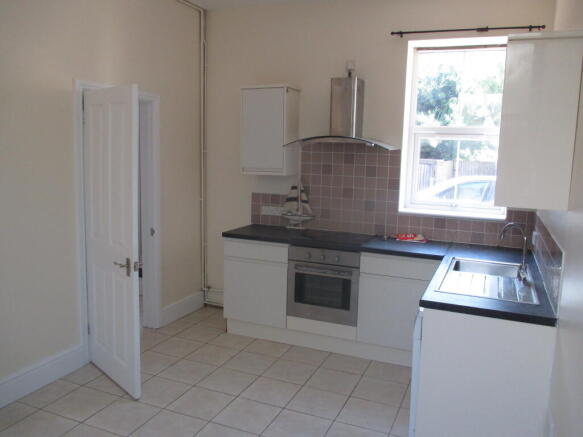 Kitchen 2.JPG