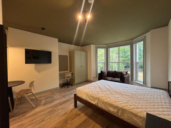 10 bed Terraced to rent Image 7