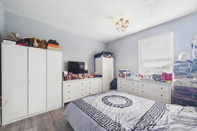 3 bed Terraced for sale Image 9