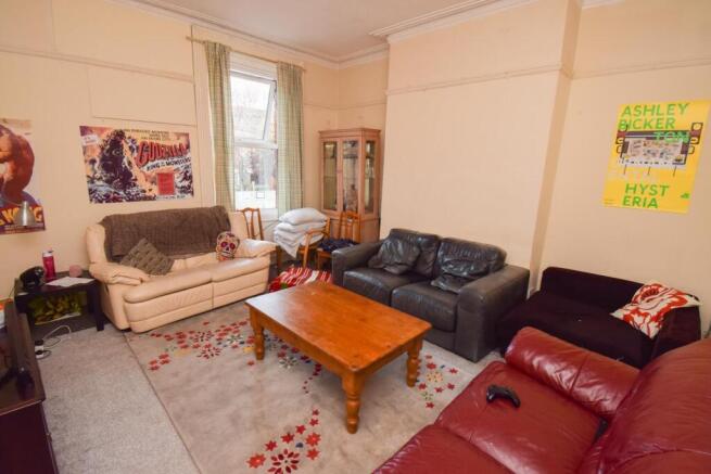 Living Room (Main)