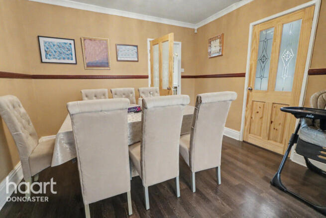 3 bed Semi-Detached for sale Image 12