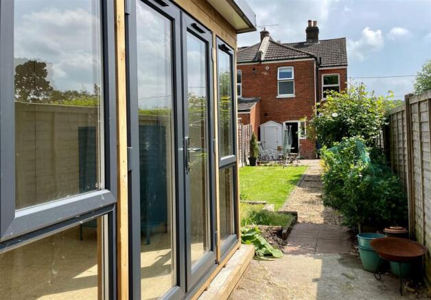 Garden room outside.jpg