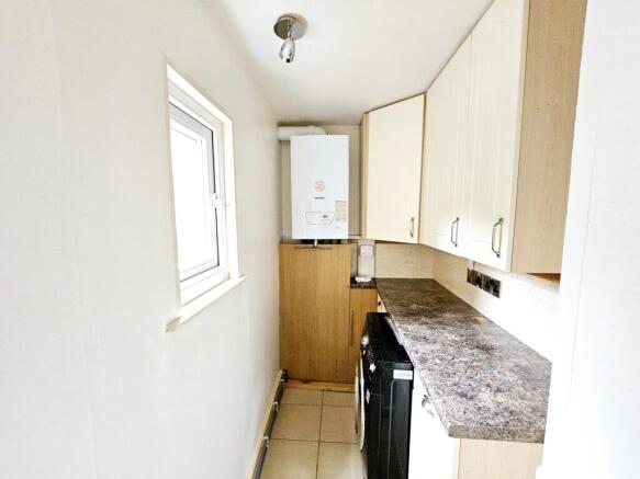 2 bed Flat for sale Image 5