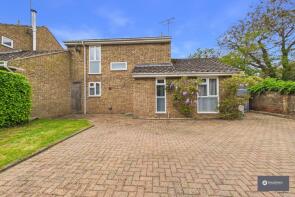 27, Valley Road, Buckingham MK18 4BG