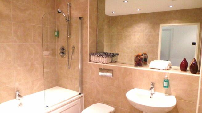 2 bed Apartment for sale Image 6
