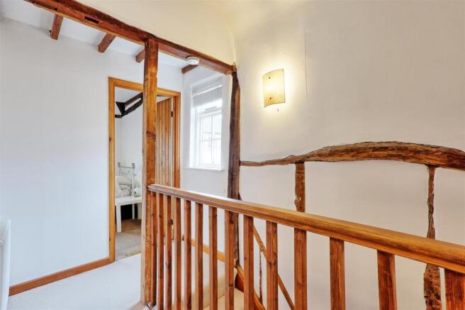 IMG_7834_5_6_easyHDR-interior3.jpg