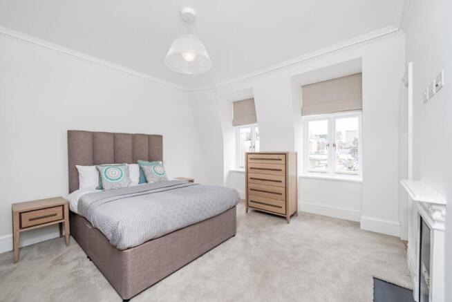 04 FLAT 5, 23-25 ...