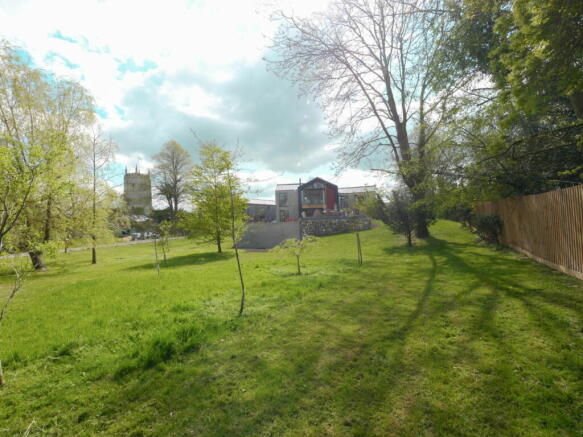 Photo 33