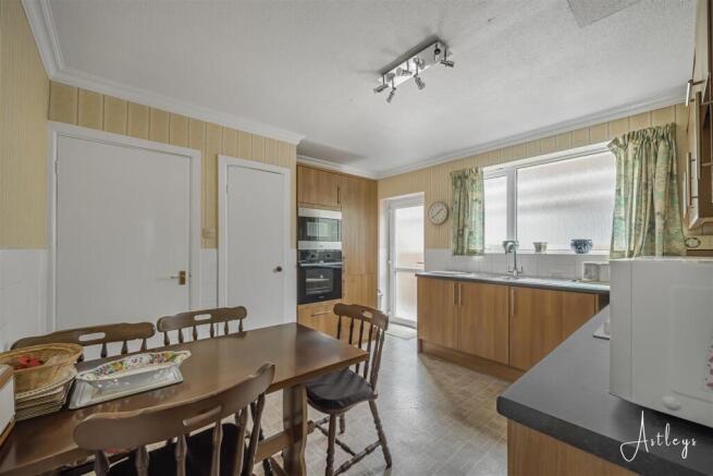 Kitchen/Breakfast Room