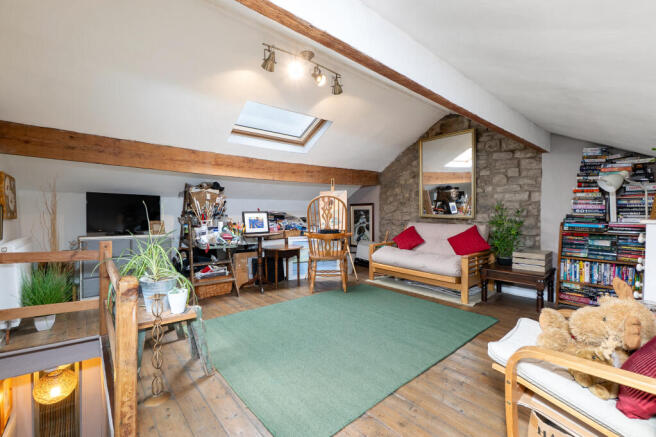 3 bed Terraced for sale Image 12