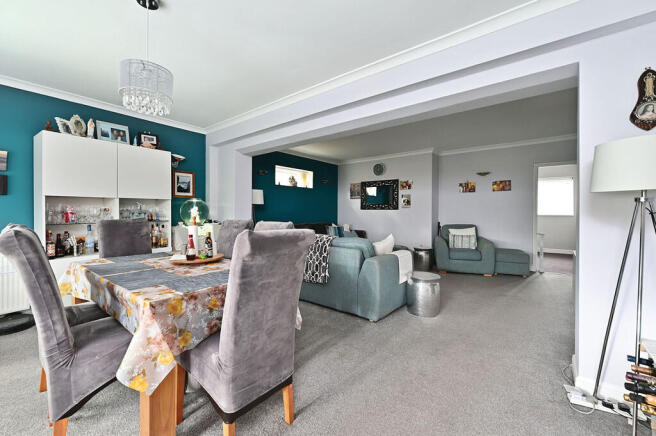 34 Anglesey Av (1...