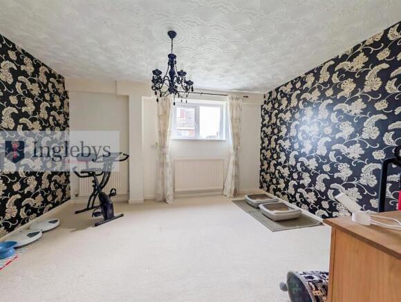 4 bed Detached for sale Image 10