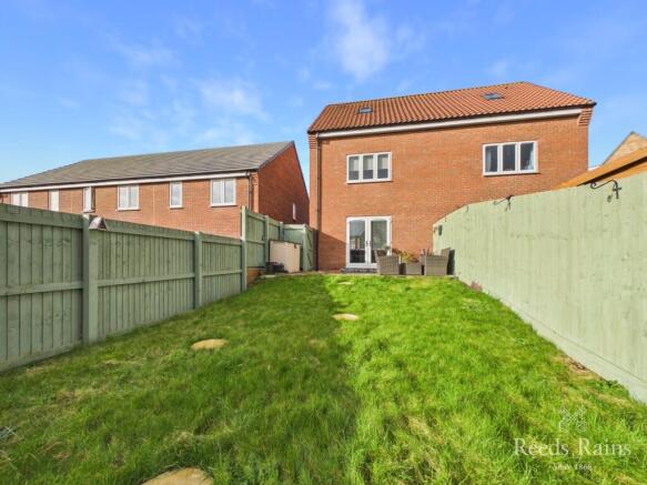 3 bed Semi-Detached for sale Image 9
