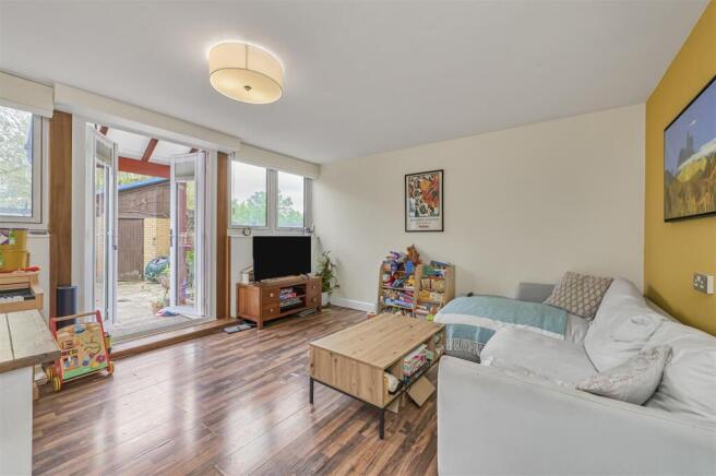 Eden_Harper_-_Youngs_Court__Charlotte_Despard_Aven