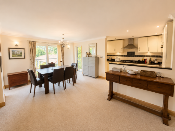 2 bed Ground Flat for sale Image 10