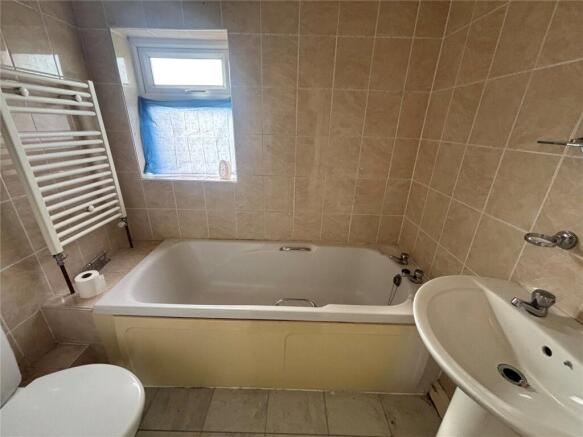 3 bed Terraced for sale Image 9